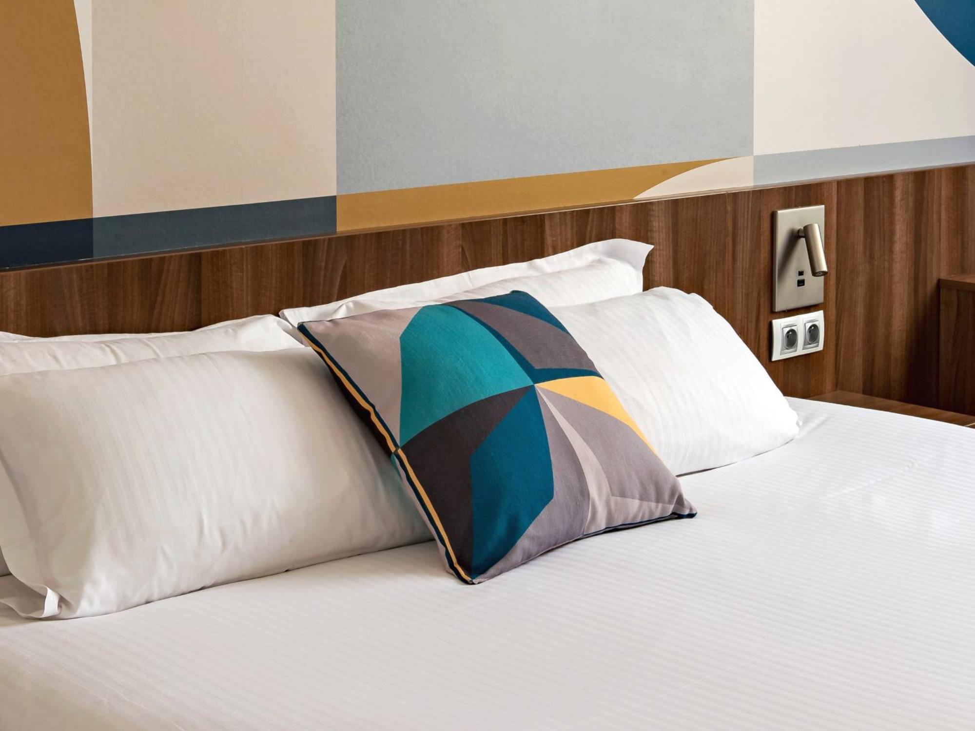 Holiday Inn - Marseille Airport By Ihg Vitrolles  Kültér fotó