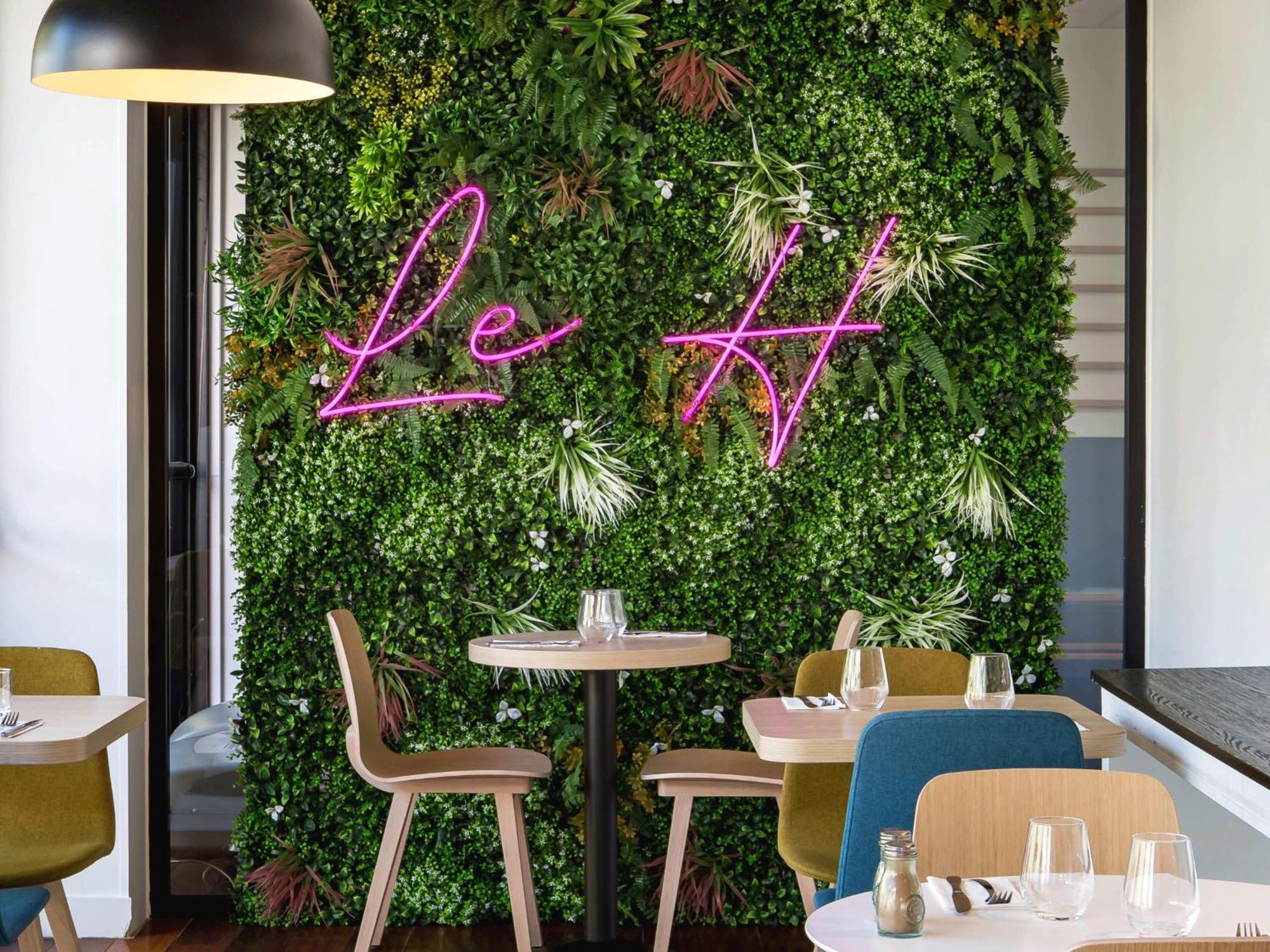 Holiday Inn - Marseille Airport By Ihg Vitrolles  Kültér fotó