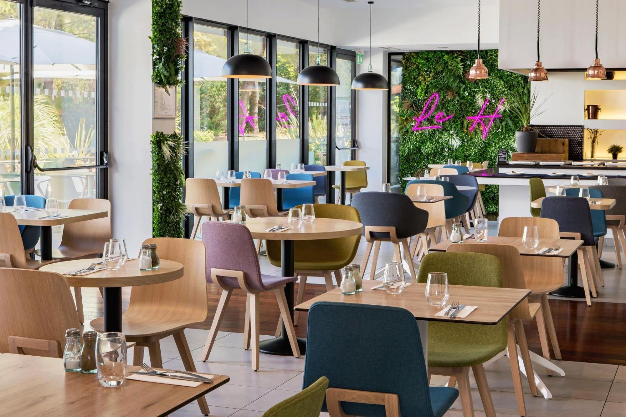 Holiday Inn - Marseille Airport By Ihg Vitrolles  Kültér fotó